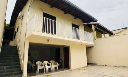 Casa com 3 quartos à venda no Jardim Alvorada, São José dos Campos  por R$ 1.100.000