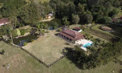 Chácara / sítio com 3 quartos à venda no Centro, Piquete  por R$ 3.850.000