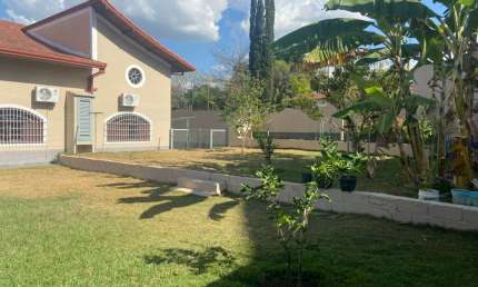 Casa com 3 quartos à venda no Jardim Satélite, São José dos Campos  por R$ 2.300.000