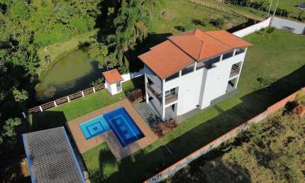 Chácara / sítio com 4 quartos para alugar no Recanto Caeté, São José dos Campos  por R$ 4.000