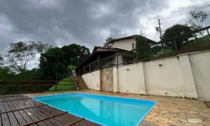 Chácara / sítio com 4 quartos à venda no Freitas, São José dos Campos  por R$ 850.000