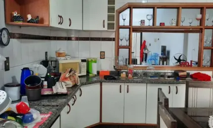 Casa com 3 quartos à venda no Jardim São Judas Tadeu, São José dos Campos  por R$ 700.000