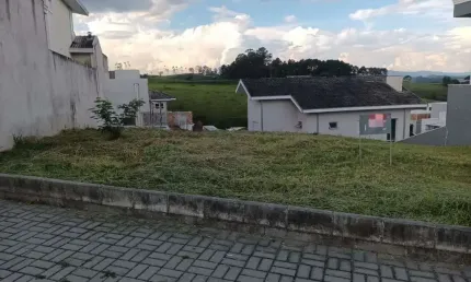 Terreno à venda no Condomínio Residencial Mantiqueira, São José dos Campos  por R$ 370.000