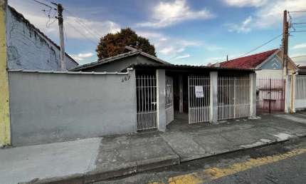 Casa com 3 quartos à venda em Santana, São José dos Campos  por R$ 600.000