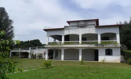 Chácara / sítio com 3 quartos à venda no Guamirim, Caçapava  por R$ 1.500.000