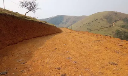 Chácara / sítio à venda no Altos da Vila Paiva, São José dos Campos  por R$ 300.000