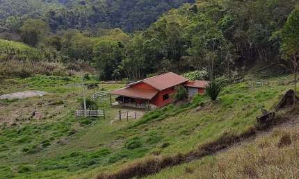 Chácara / sítio com 2 quartos à venda no Centro, Natividade da Serra  por R$ 660.000