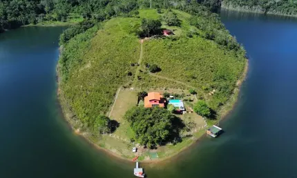 Chácara / sítio com 3 quartos à venda no Centro, Paraibuna  por R$ 900.000