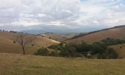 Chácara / sítio à venda na Zona Rural, Pouso Alto  por R$ 150.000