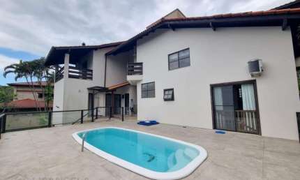 Casa para Venda em Florianópolis, Cacupé, 6 dormitórios, 2 suítes, 5 banheiros, 4 vagas