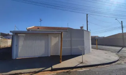 Casa para Venda em Araraquara, Jardim das Estações (Vila Xavier), 3 dormitórios, 2 banheiros, 2 vagas