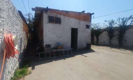Casa para Venda em Araraquara, Parque Residencial Iguatemi, 2 dormitórios, 2 banheiros, 5 vagas