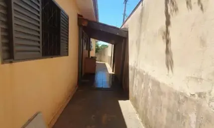 Casa para Venda em Araraquara, Jardim Santa Clara (Vila Xavier), 3 dormitórios, 1 suíte, 2 banheiros, 5 vagas