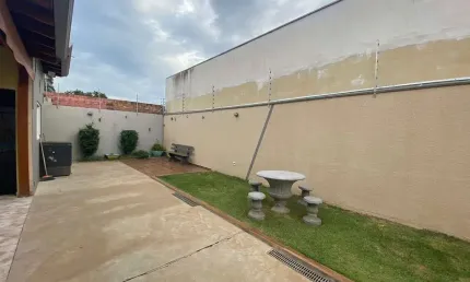 Casa para Venda em Araraquara, Jardim Esmeralda, 1 dormitório, 2 banheiros