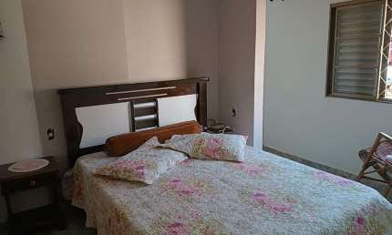 Casa para Venda em Araraquara, Yolanda Opice, 3 dormitórios, 1 suíte, 1 banheiro, 2 vagas