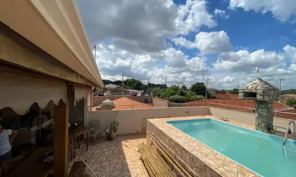Casa para Venda em Araraquara, Vila Suconasa, 3 dormitórios, 1 suíte, 3 banheiros, 2 vagas