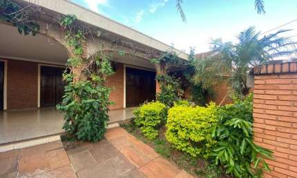 Casa para Venda em Araraquara, Vila Xavier (Vila Xavier), 4 dormitórios, 1 suíte, 2 banheiros, 3 vagas