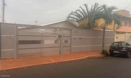 Casa para Venda em Araraquara, Jardim do Carmo, 3 dormitórios, 2 suítes, 4 banheiros, 4 vagas