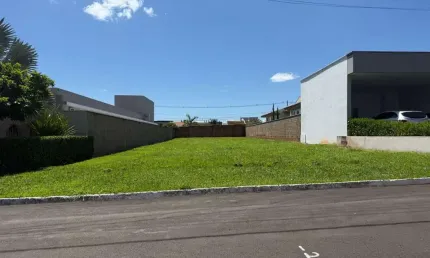 Terreno à venda na Avenida Lucia Pasetto Logatti, 01, Jardim Magnólias, Araraquara
