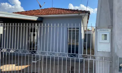 Casa para Venda em Araraquara, Vila Xavier (Vila Xavier), 3 dormitórios, 1 banheiro, 1 vaga