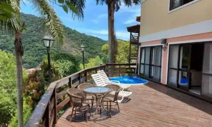 Casa em condomínio fechado com 4 quartos à venda na Avenida Ewerton Xavier, Itaipu, Niterói, 400 m2 por R$ 1.500.000