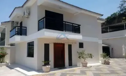 Casa em condomínio fechado com 3 quartos à venda na rua josé bittencourt, itaipu, niterói, 160 m2 por r$ 1.050.000
