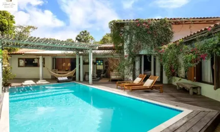 Imperdível oportunidade de investimento: Casa comercial à venda em Trancoso, Porto Seguro-BA - 4 quartos, 4 suítes, 3 salas, 1 vaga, 460m²!