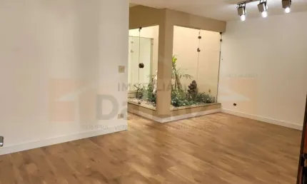 Sobrado com 3 quartos/1 suíte, 5 banheiros e 5 vagas à venda, 229 m² por R$ 1.200.000.