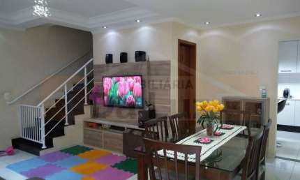 Sobrado com 3 Quartos/1suíte, 2 banheiro e 3 vagas à Venda, 121 m² por R$ 620.000
