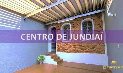CASA À VENDA COM 3 QUARTOS (1 SUÍTE) E 2 GARAGENS COBERTAS NO CENTRO DE JUNDIAÍ SP