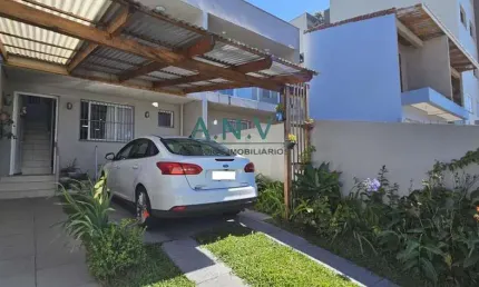 Sobrado para Venda em Caxias do Sul, Esplanada, 3 dormitórios, 2 banheiros, 2 vagas