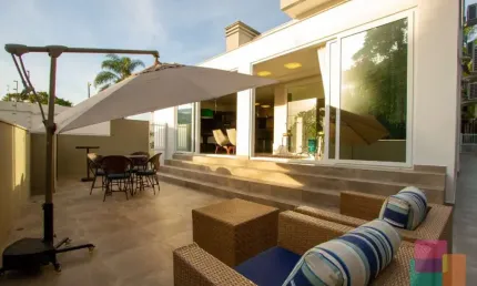 Casa em condomínio fechado com 4 quartos à venda na Rua Orleans, --, América, Joinville por R$ 3.390.000