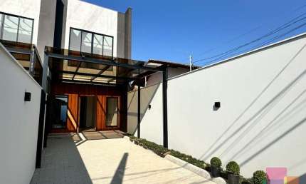 Casa com 3 quartos à venda na Rua Edgar Klein, --, Costa e Silva, Joinville por R$ 690.000