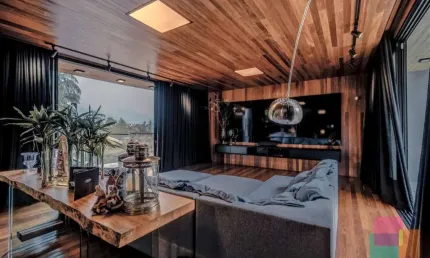 Casa com 4 quartos à venda na Rua Casemiro Silveira, --, América, Joinville por R$ 3.900.000