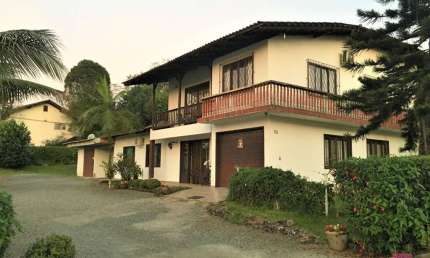 Casa com 5 quartos à venda na Rua Fides Huhn, --, Glória, Joinville por R$ 980.000