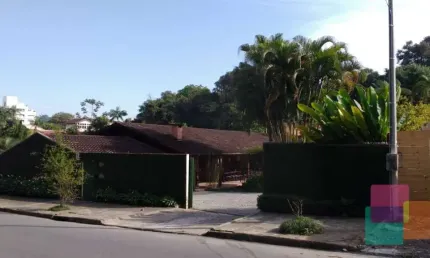 Casa com 3 quartos à venda na Rua Germano Wetzel, --, Bom Retiro, Joinville por R$ 1.300.000