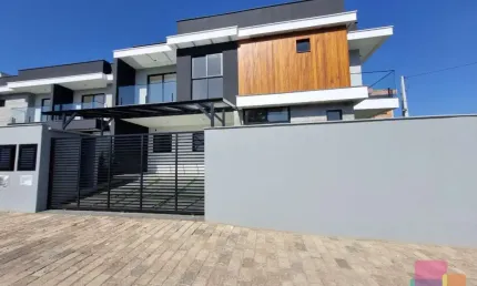 Casa com 3 quartos à venda na Servidão Adele Helena Nielson Winter, --, Bom Retiro, Joinville por R$ 975.000