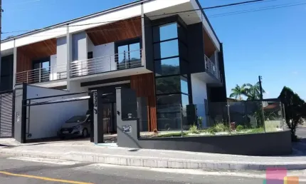 Casa com 3 quartos à venda na Rua Rio Negrinho, --, Saguaçu, Joinville por R$ 1.490.000