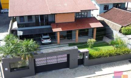 Casa com 3 quartos à venda na Vênus, --, Santo Antônio, Joinville por R$ 2.100.000