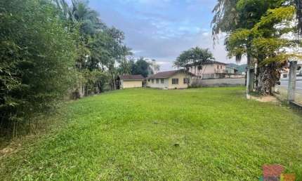 Terreno à venda na Rua Xaxim, --, Iririú, Joinville por R$ 1.100.000