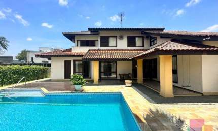 Casa com 4 quartos para alugar na Rua Emílio Germano Riesenberg, --, Glória, Joinville por R$ 11.000