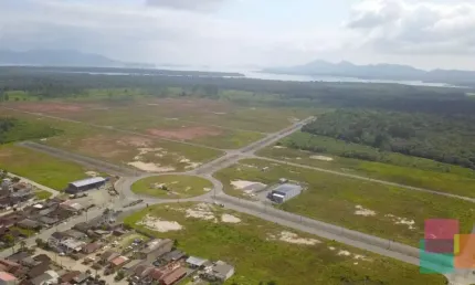 Terreno comercial à venda na Geralda Oliveira Luis, --, Paranaguamirim, Joinville por R$ 630.000