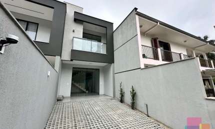 Casa com 3 quartos à venda na Servidão Edmundo Antônio Ziebarth, --, Anita Garibaldi, Joinville por R$ 450.000