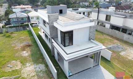 Casa em condomínio fechado com 3 quartos à venda na Rua Emílio Germano Riesenberg, --, Glória, Joinville por R$ 2.450.000