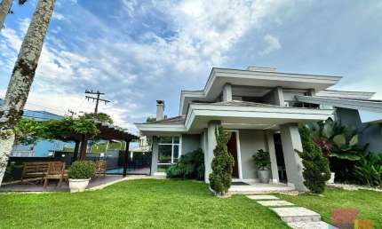 Casa com 4 quartos à venda na Joinville, --, América, Joinville por R$ 3.890.000