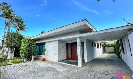 Casa comercial à venda na Rua Alexandre Schlemm, --, Anita Garibaldi, Joinville por R$ 1.170.000