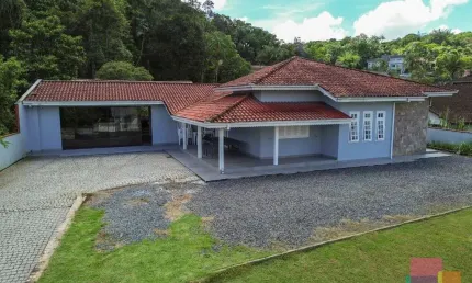 Casa com 3 quartos à venda na Rua Lindóia, --, Glória, Joinville por R$ 2.500.000