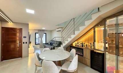 Casa com 3 quartos à venda na Rua Erwino Kieper, --, Atiradores, Joinville por R$ 1.280.000