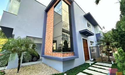 Casa em condomínio fechado com 3 quartos à venda na Rua Alceu Koehntopp, --, América, Joinville por R$ 2.500.000