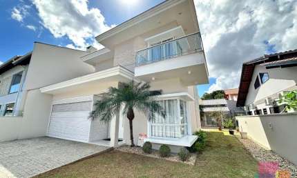 Casa com 3 quartos à venda na Bernardo Stamm, --, Floresta, Joinville por R$ 1.400.000